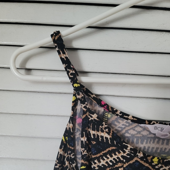 BCBG Patterned Crop Top, Size XS - Picture 4 of 9